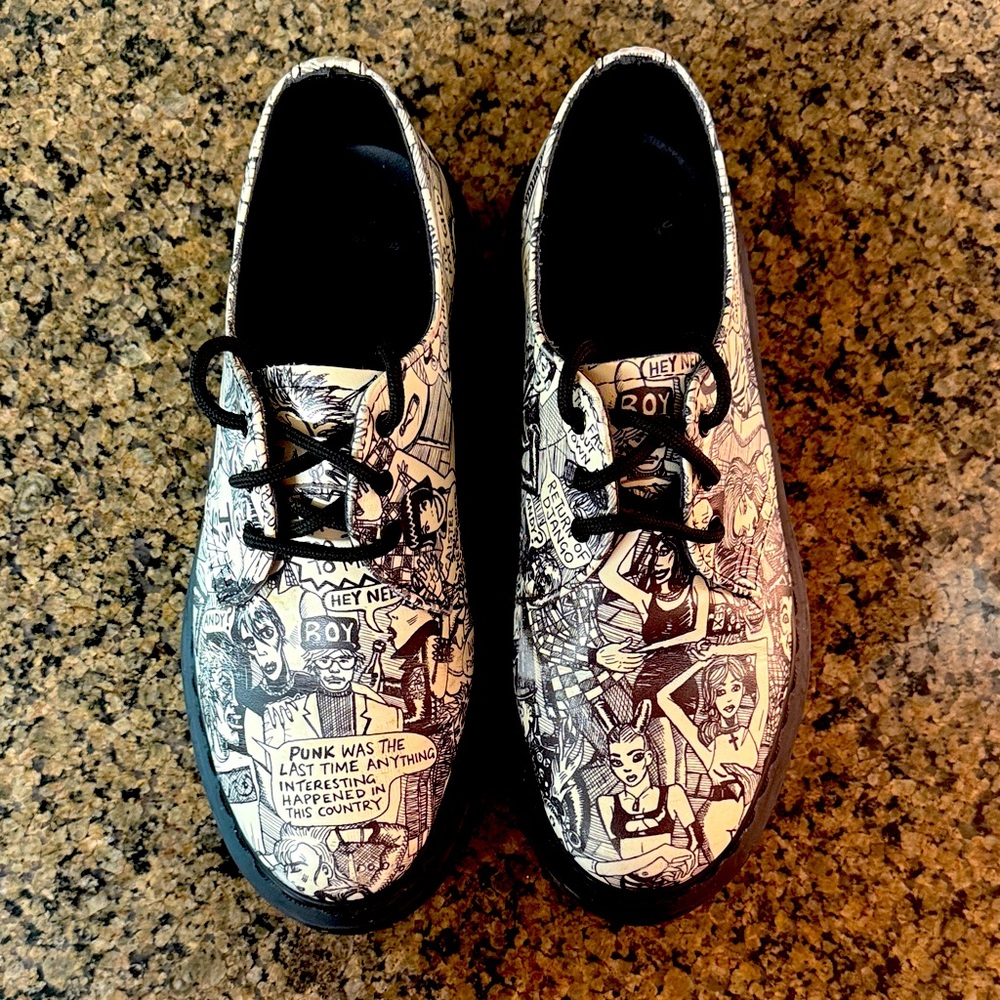 Rare Dr. Martens Black and White "Party People" Oxfords Size 7